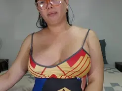 Amateur Live Sex Cam of latinaflower_ts