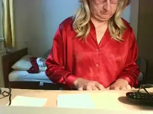 Cam4 Live Sex of ShinyLarissa