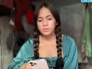 Camsoda Free Porn Cam of averagegirl