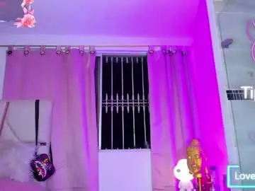 Chaturbate Live Sex Cam of white_tsx