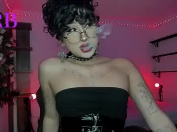 Chaturbate Live Sex Cam of heka_prudence