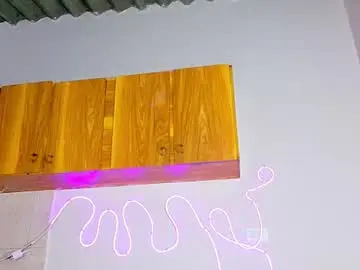 Chaturbate Watch Live Sex Cams of everlin_01