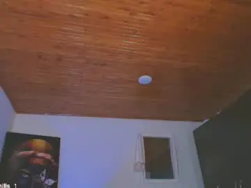 Chaturbate Live Sex Cam of kortneyhills
