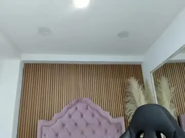 Chaturbate Live Sex Cam of nahomyrusell