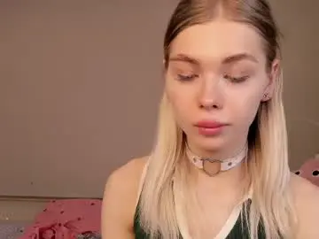 Chaturbate Adult Video Chat of blondy_fina