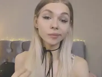 Chaturbate Live Sex Cam of blondy_fina