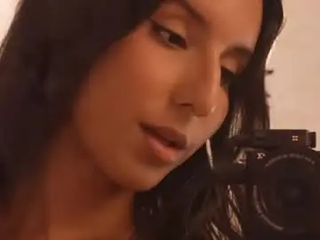 Chaturbate Watch Live Sex Cams of bella19__