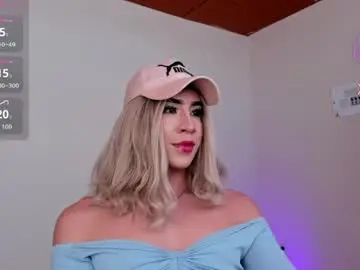 Chaturbate Live Porn of alonehazel