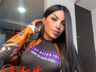 Streamate Adult Webcam of XXLATINAHOTXX