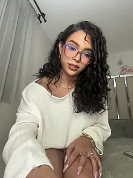 Stripchat Adult Webcam of Samantha_Bernardo