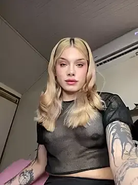 Stripchat Live Sex Cam of devlin_nurmi