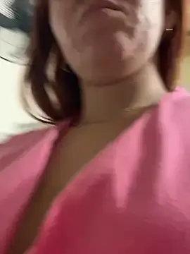 Stripchat Live Sex Cam of mia_hot4