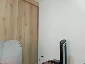 Stripchat Nude Webcam of xspecialoomx