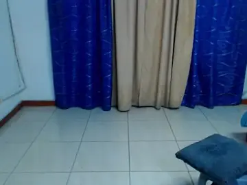 Stripchat Free Porn Cam of kiwii_nasty