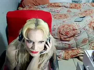 Stripchat Adult Webcam of StarinThecloudz