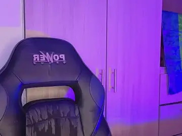 Stripchat Sex Cam of tiffanyy_777