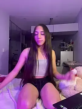 Stripchat Live Sex Cam of Tianapaezrr