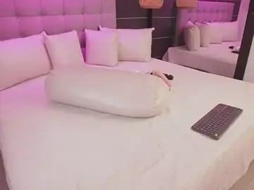 Stripchat Best live sex cam show of BellaLatinaTS