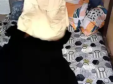 Stripchat Free Live Porn of xxhottinybabe