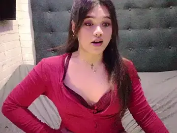 Stripchat Live Sex Cam of Ur_WifeyMarie