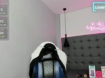 Stripchat Live Sex Cam of scarletcherry18