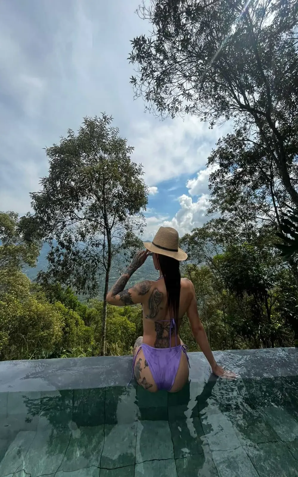 Salo_hot04