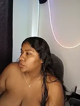 Stripchat Live Sex of paola091