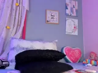 Xlovecam Free Porn Cam of JuliaSacarf