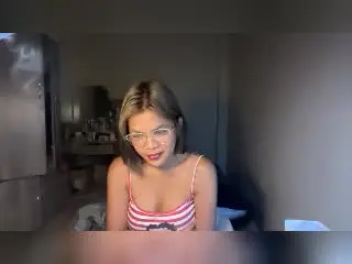 Xlovecam Live Sex Cam of YourBestGirlX
